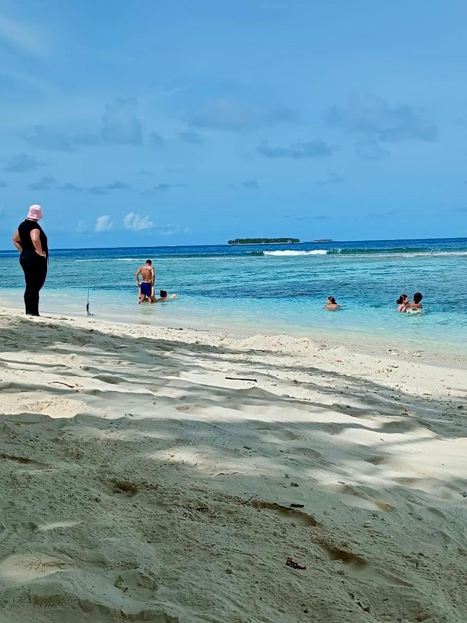 Kihaa Holiday Home Finolhu Bagian luar foto