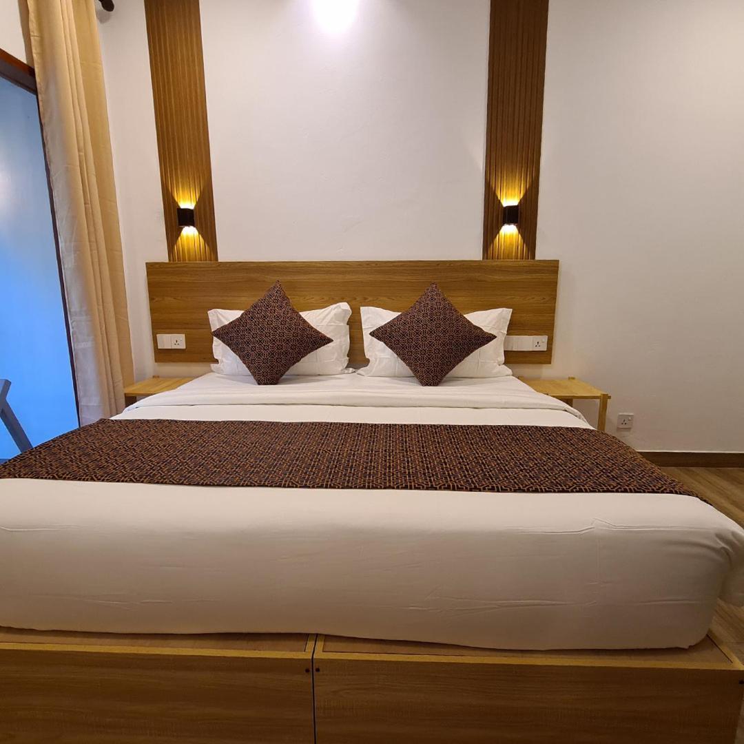 Kihaa Holiday Home Finolhu Bagian luar foto